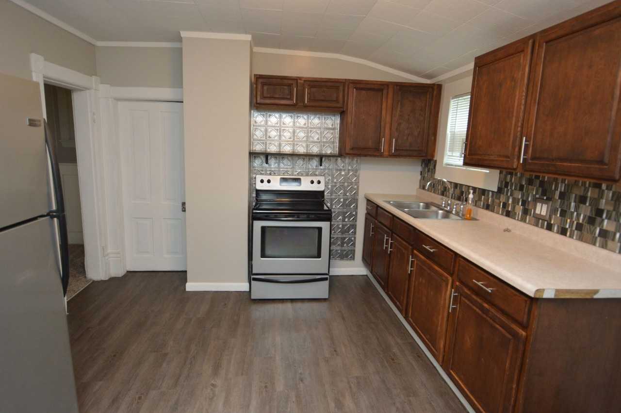 418 N 5th St - Photo 3 of 21