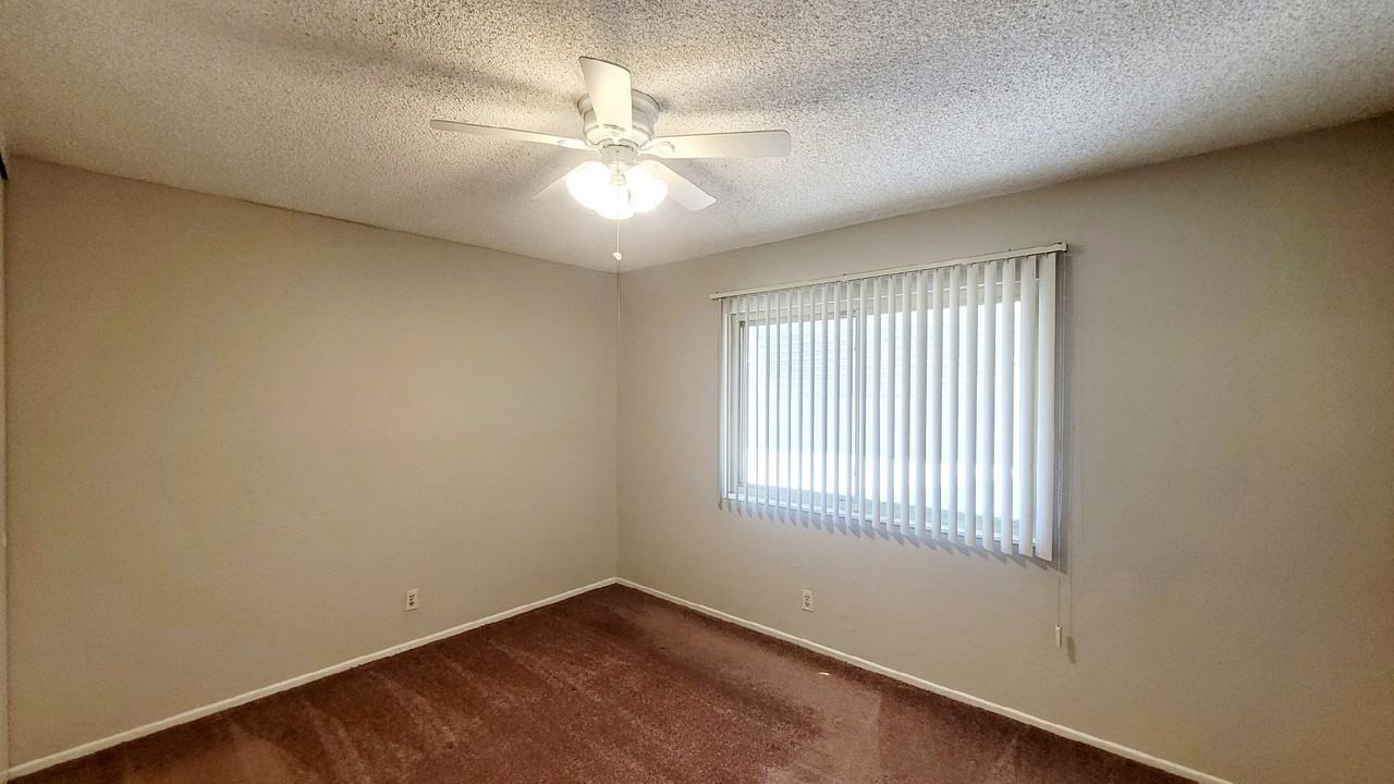7123 Clearwater Ave - Photo 7 of 16