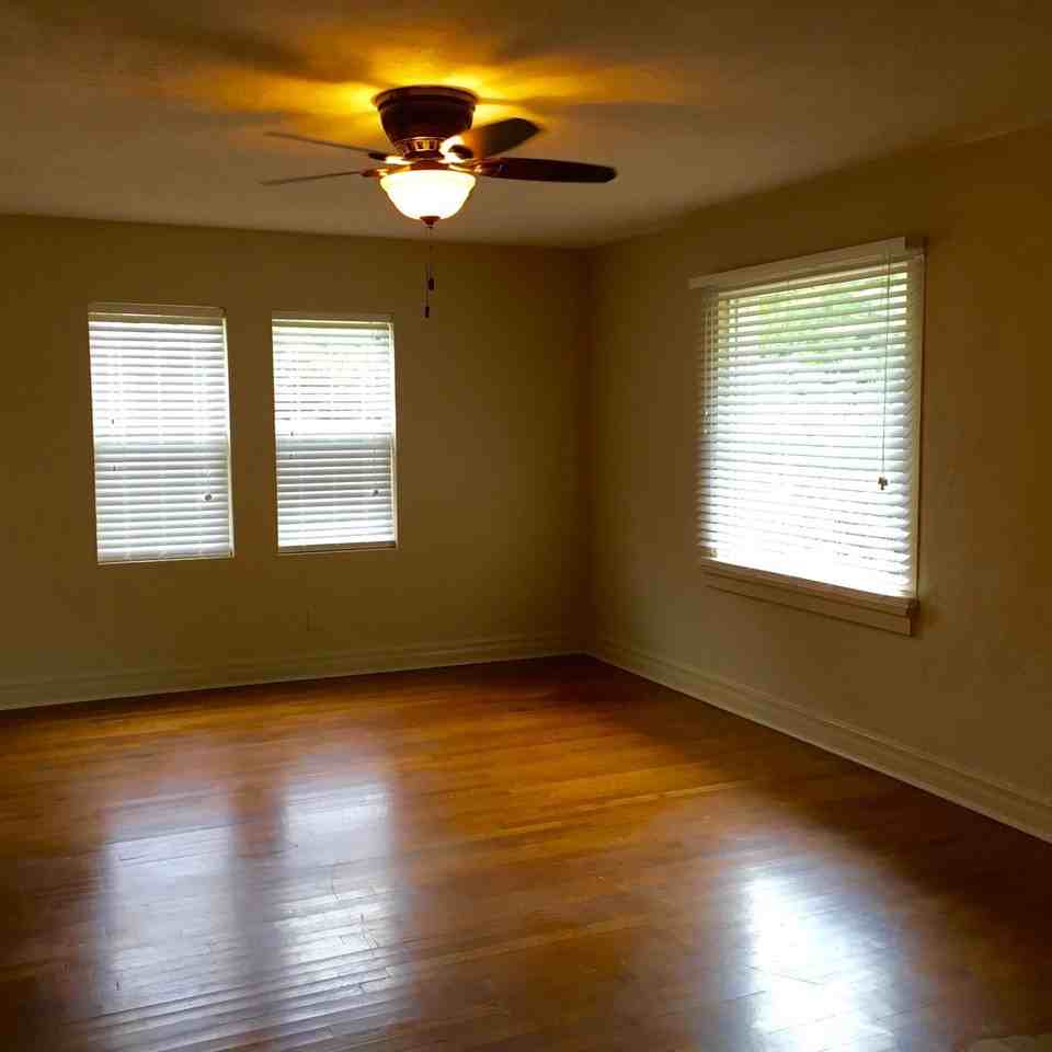 740 Nw 16th St - Photo 3 of 13