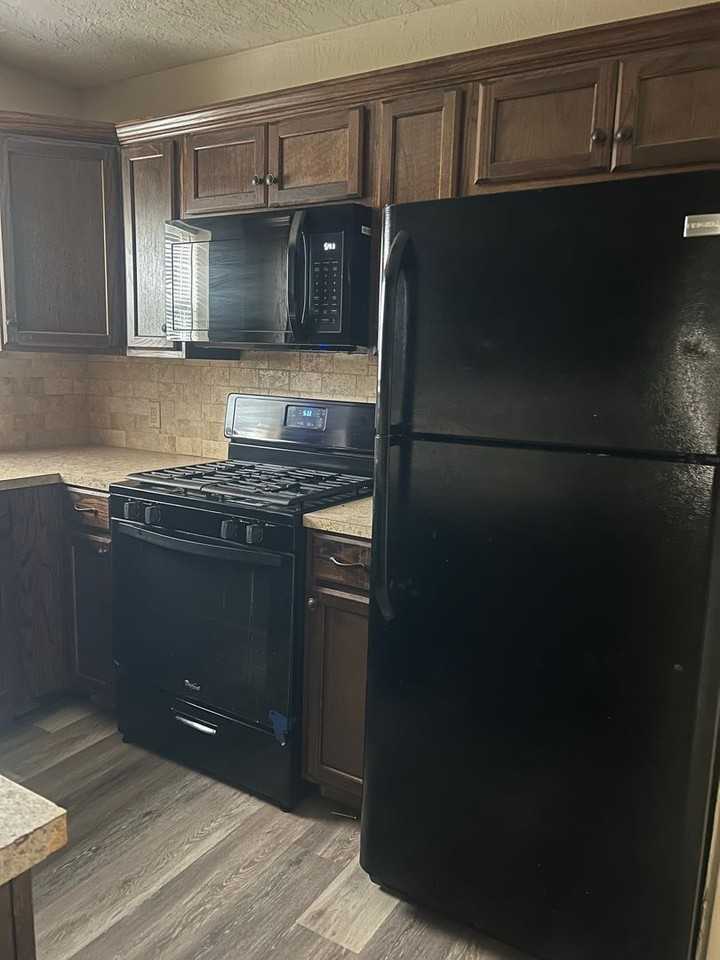 740 Nw 16th St - Photo 6 of 13