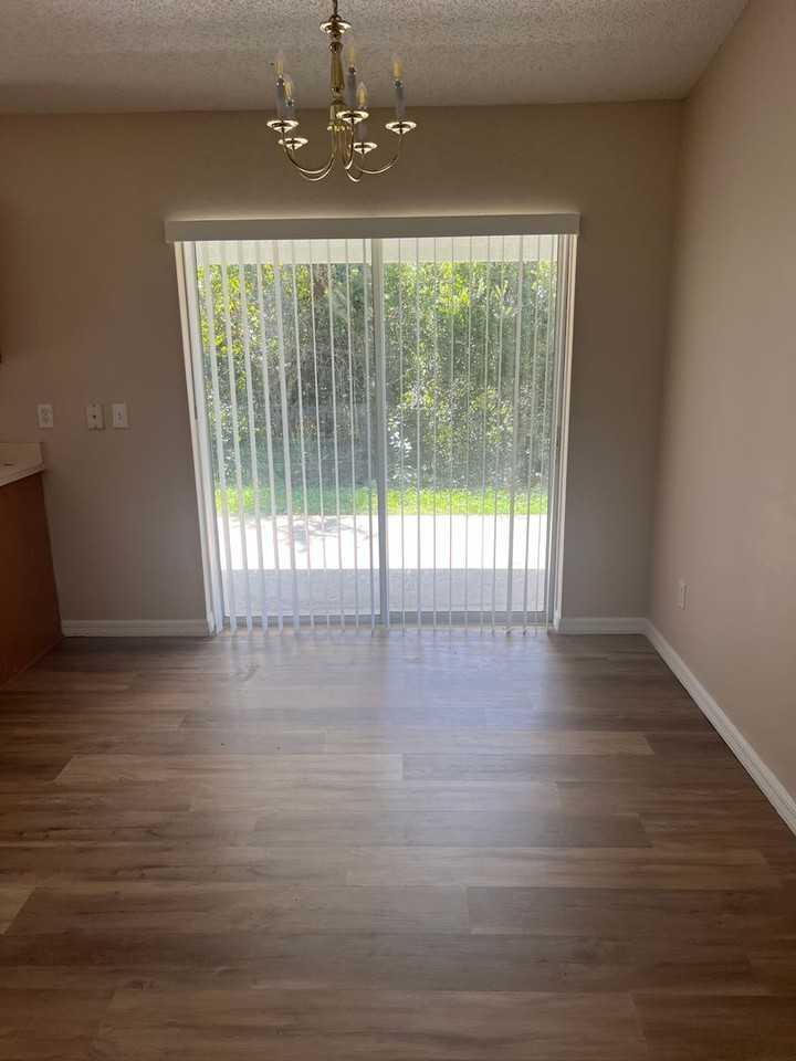 695 Sagamore Dr - Photo 5 of 15