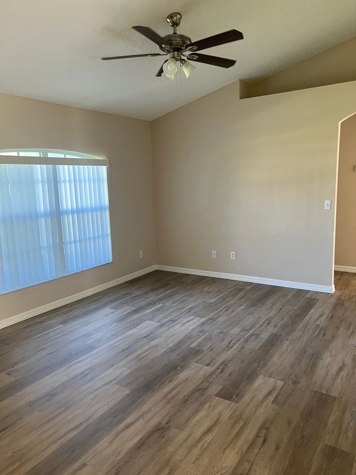 695 Sagamore Dr - Photo 6 of 15