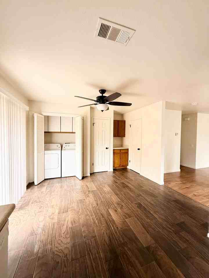 305 S G St #A - Photo 5 of 18