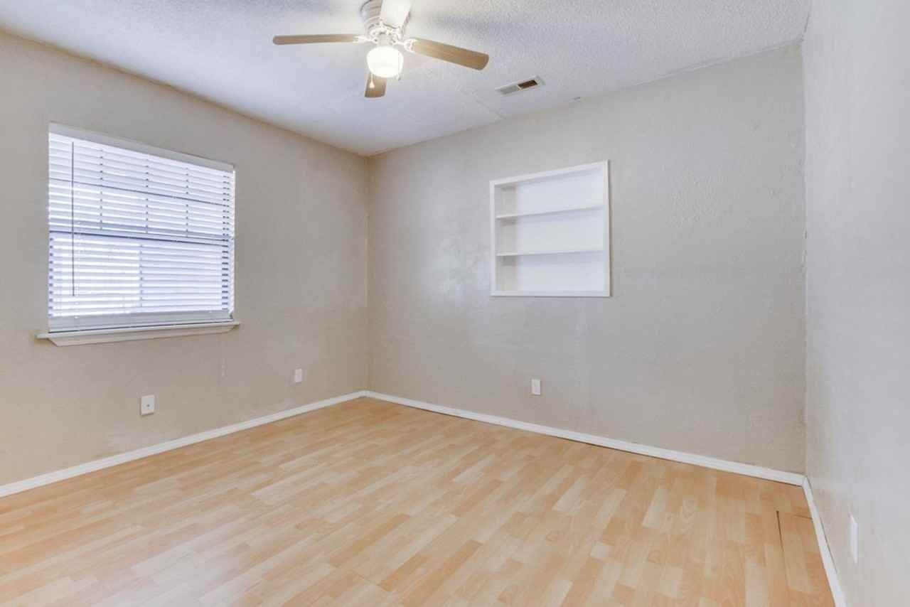 10420 Se 21st St - Photo 6 of 11