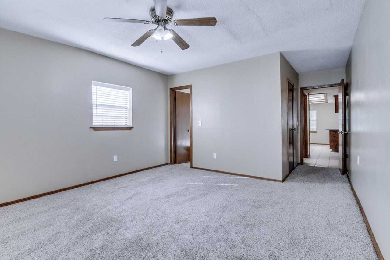 10420 Se 21st St - Photo 7 of 11