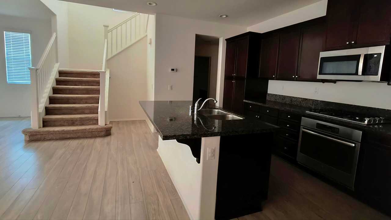 7090 Estrella St - Photo 7 of 35