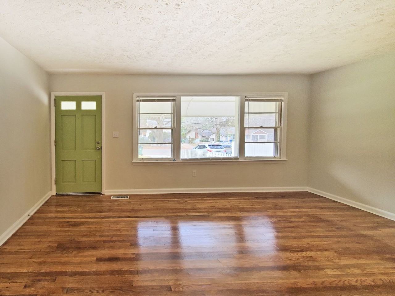 3018 Grand Ave Sw - Photo 5 of 21