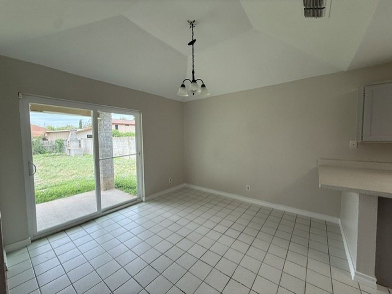 1208 N Oakmont Loop - Photo 4 of 22