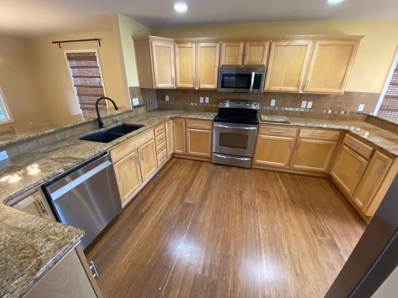 2580 Arnold St - Photo 7 of 26