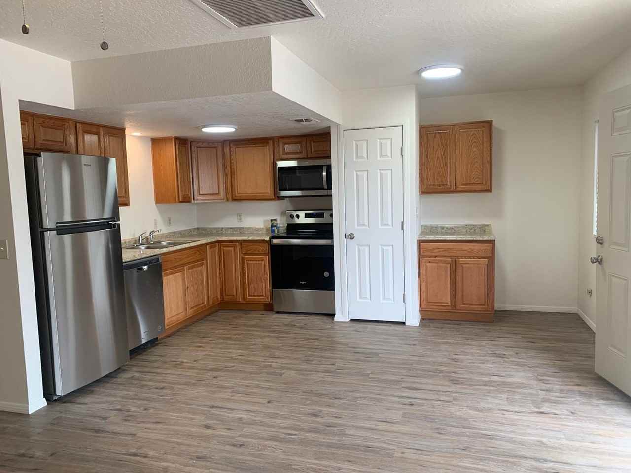 942 Redtail Hawk Dr #1 - Photo 3 of 10