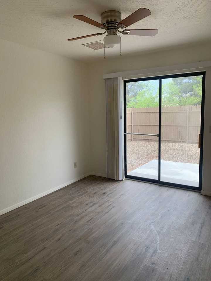 942 Redtail Hawk Dr #1 - Photo 6 of 10
