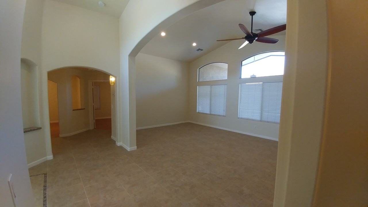 1004 W Dexter Way - Photo 5 of 43