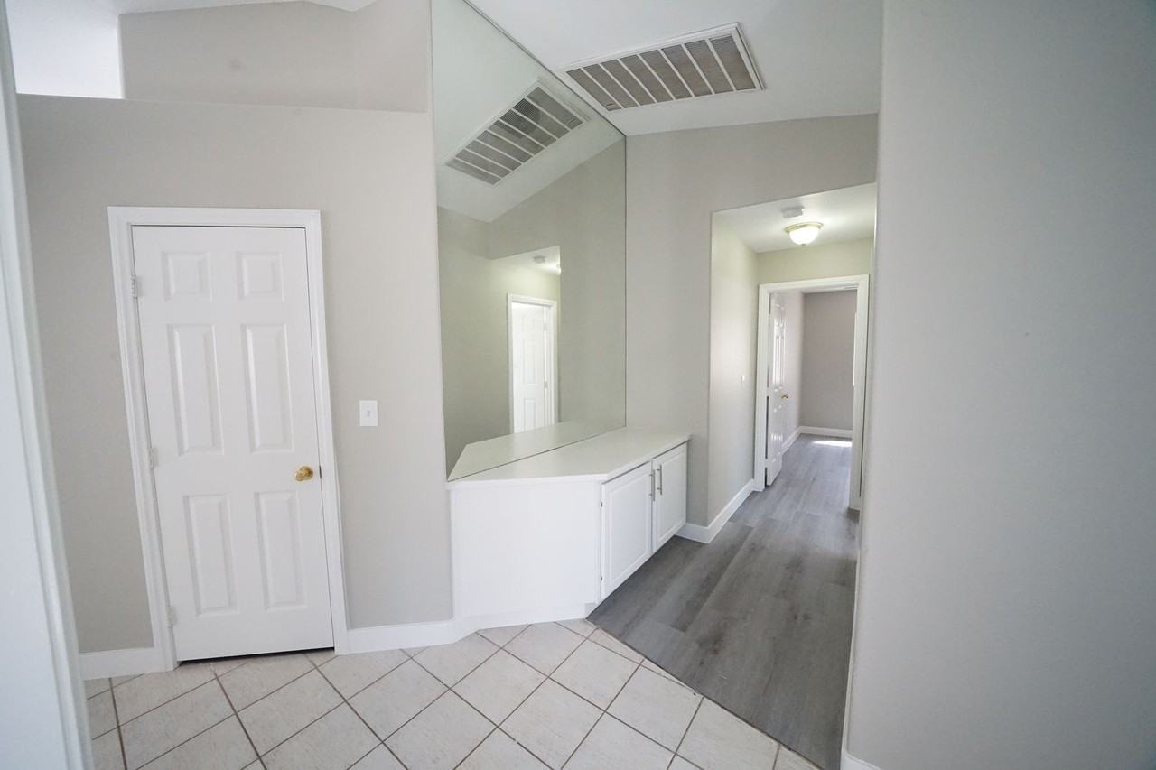 4281 Desert Heart Ct - Photo 5 of 30