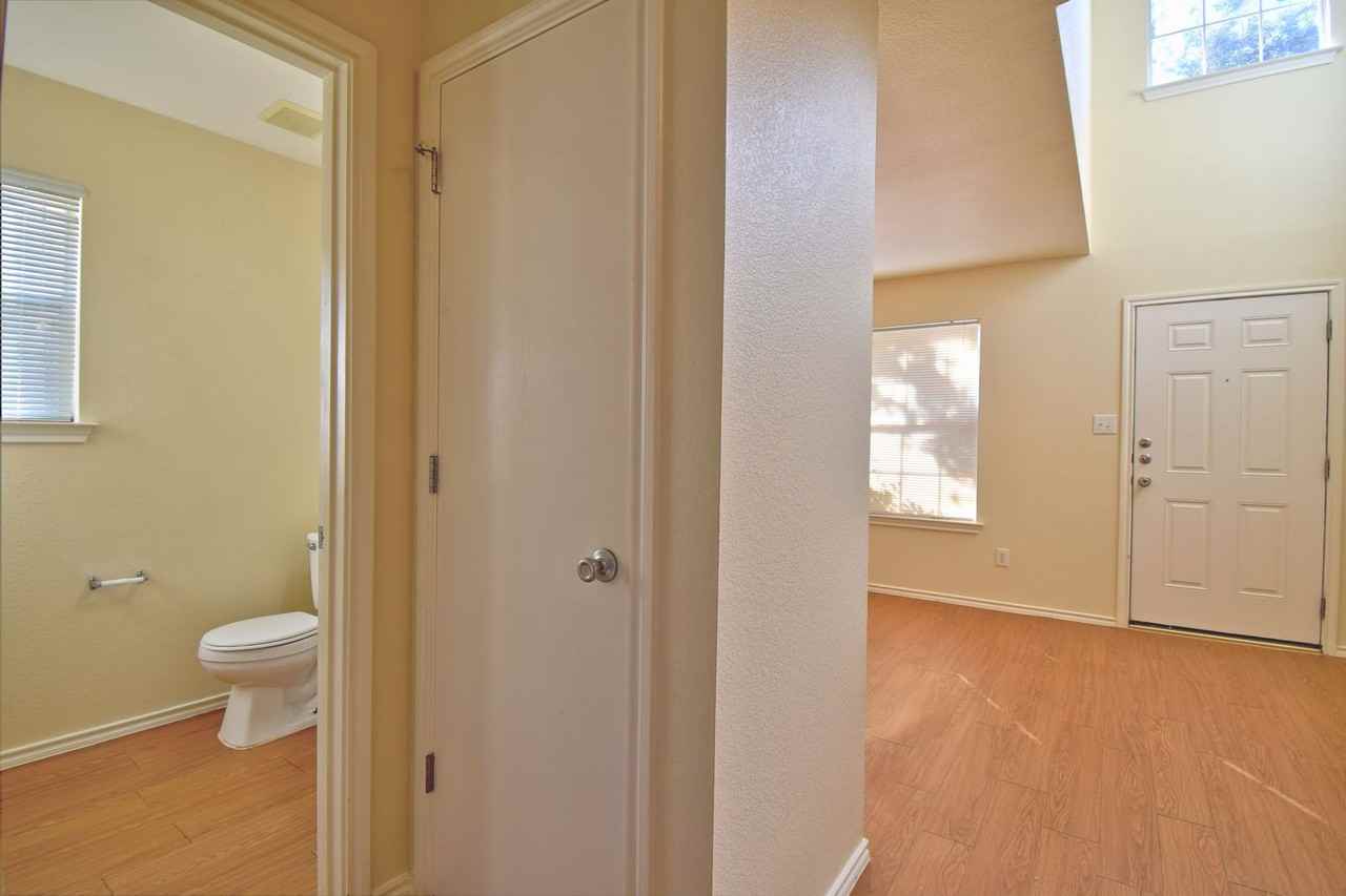 106 Phillips St - Photo 6 of 30