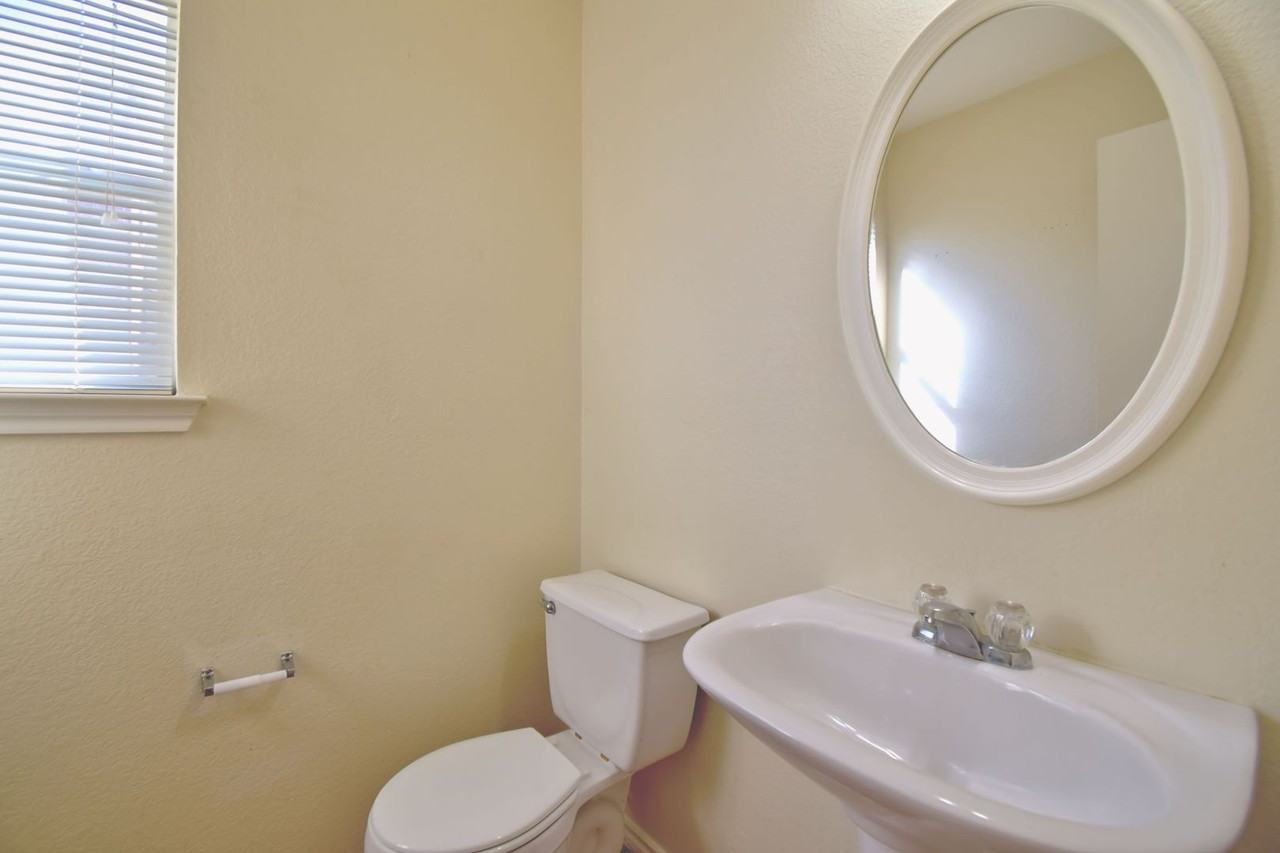 106 Phillips St - Photo 7 of 30