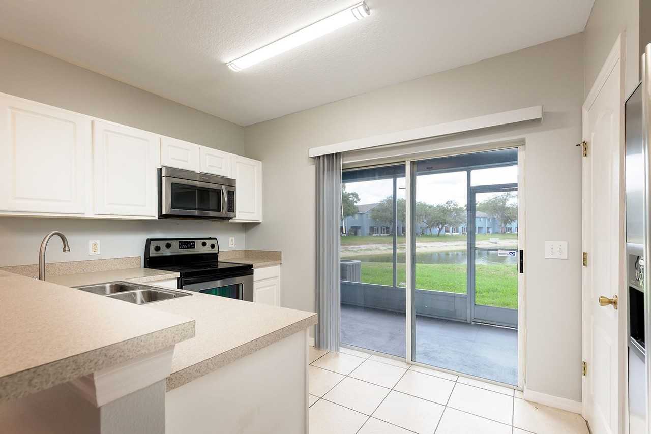 425 Wilton Cir - Photo 4 of 18