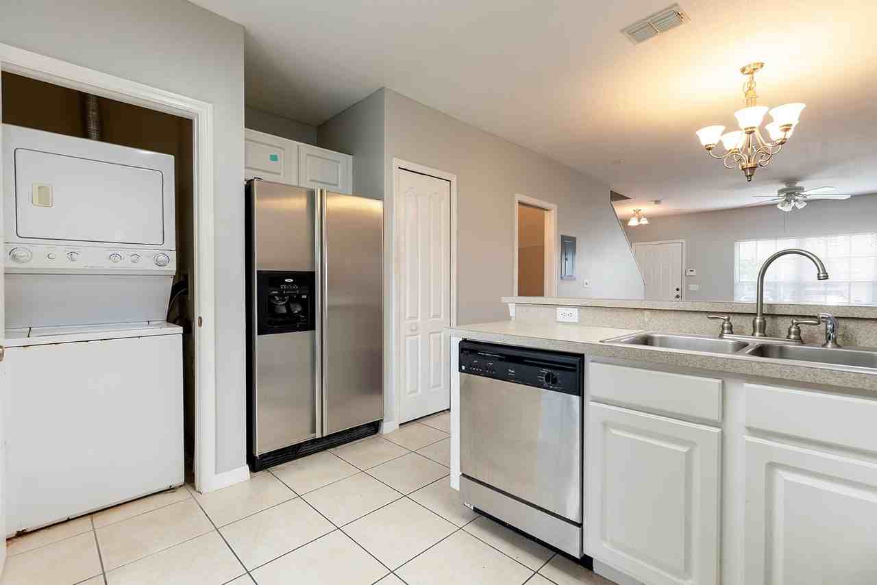 425 Wilton Cir - Photo 6 of 18