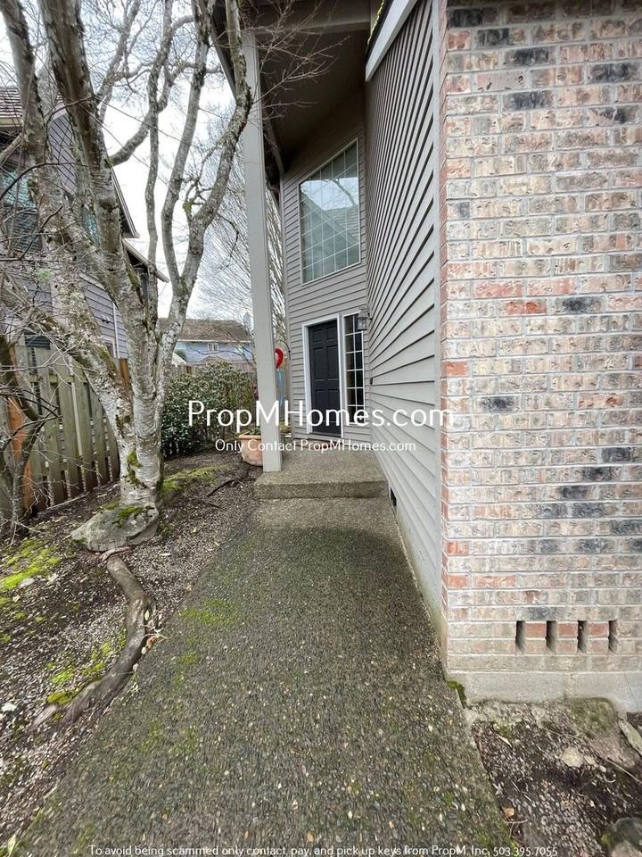 5099 Greensborough Ct - Photo 2 of 10