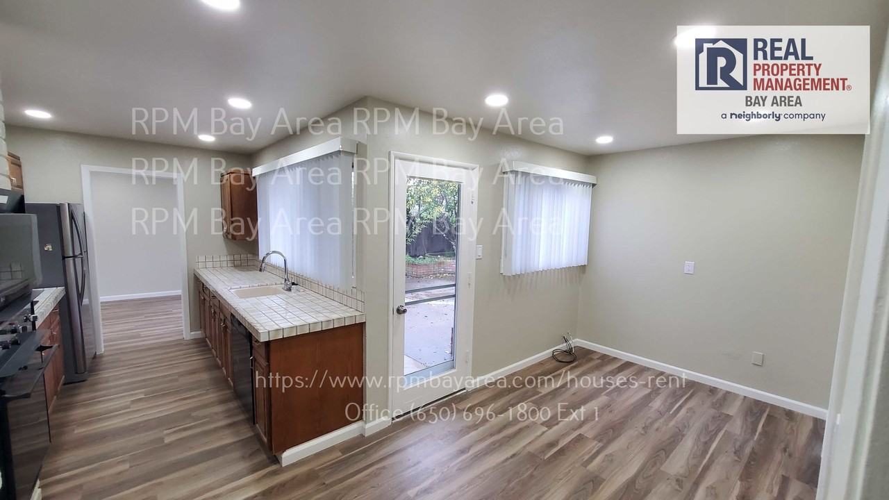 1119 Ridgewood Dr - Photo 4 of 17