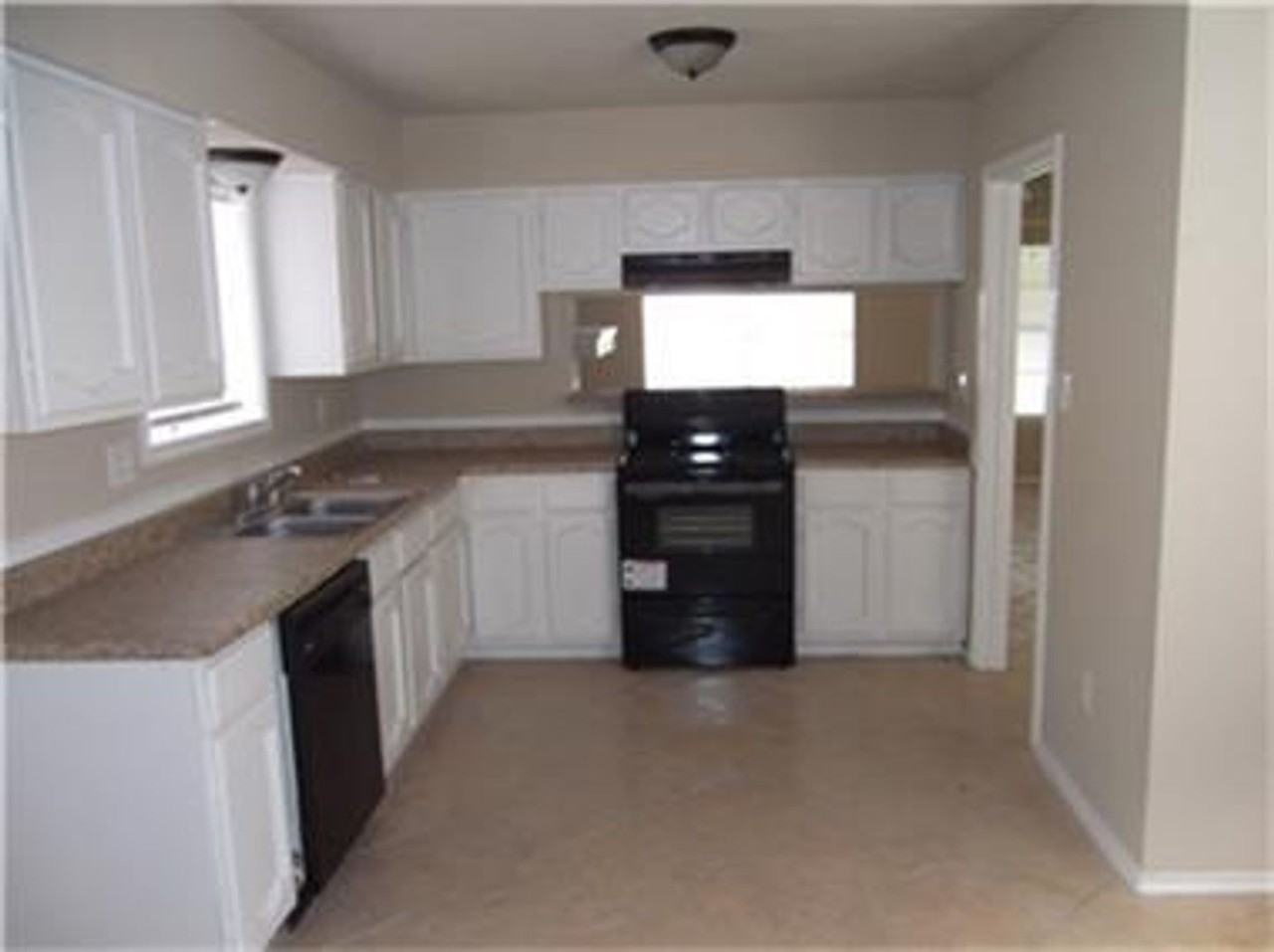 22603 Millgate Dr - Photo 5 of 13