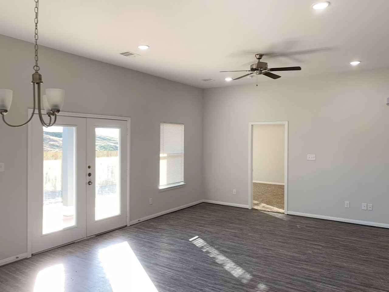 22423 Woodlake Rd - Photo 4 of 17