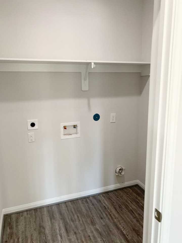 22423 Woodlake Rd - Photo 6 of 17