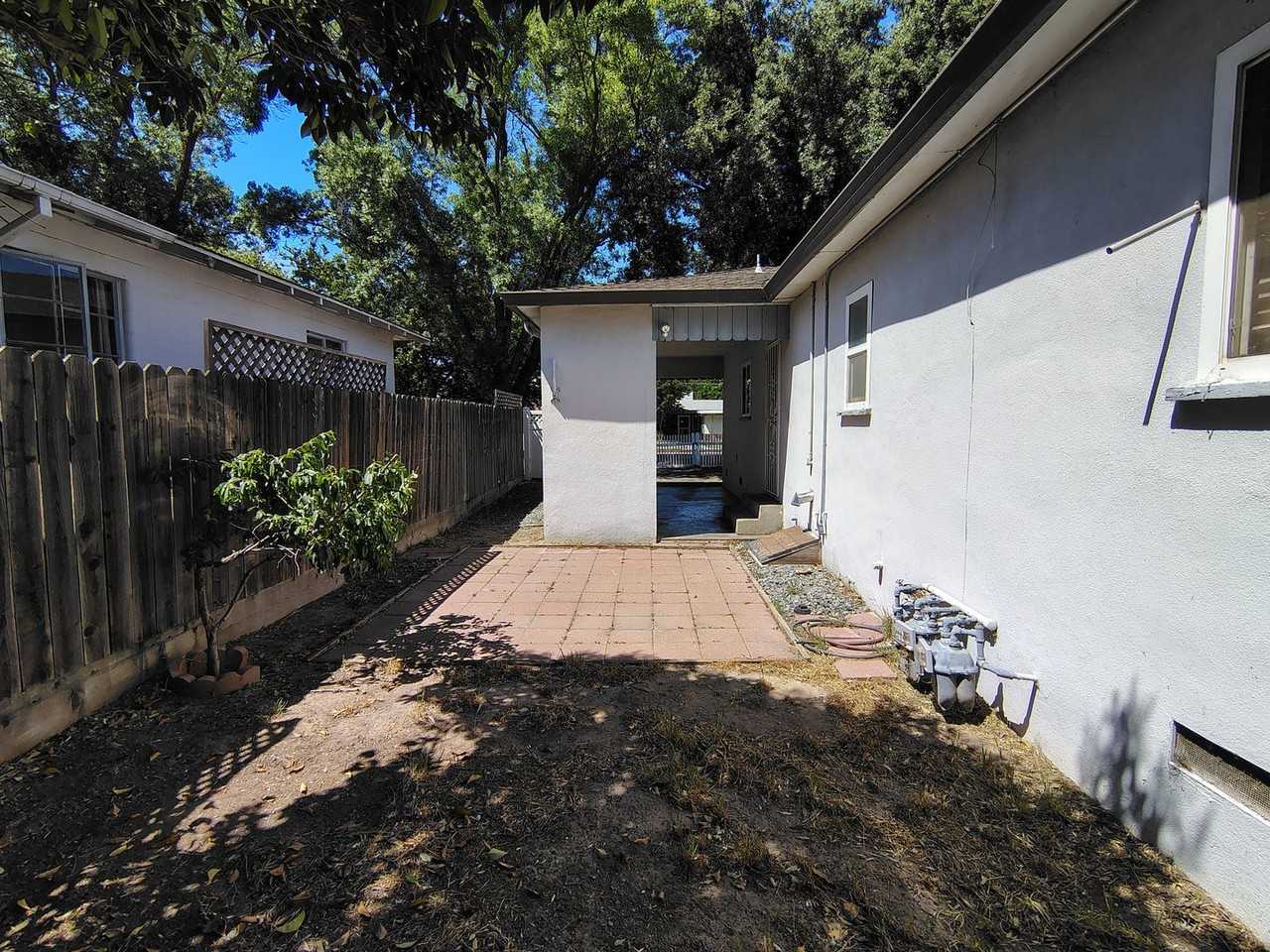 1148 E Fairmont Ave - Photo 5 of 13