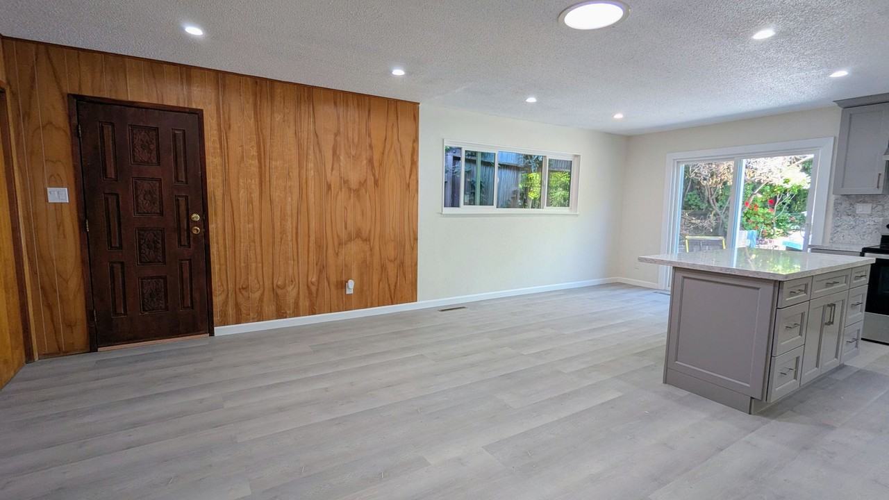 1702 Walnut St - Photo 4 of 18