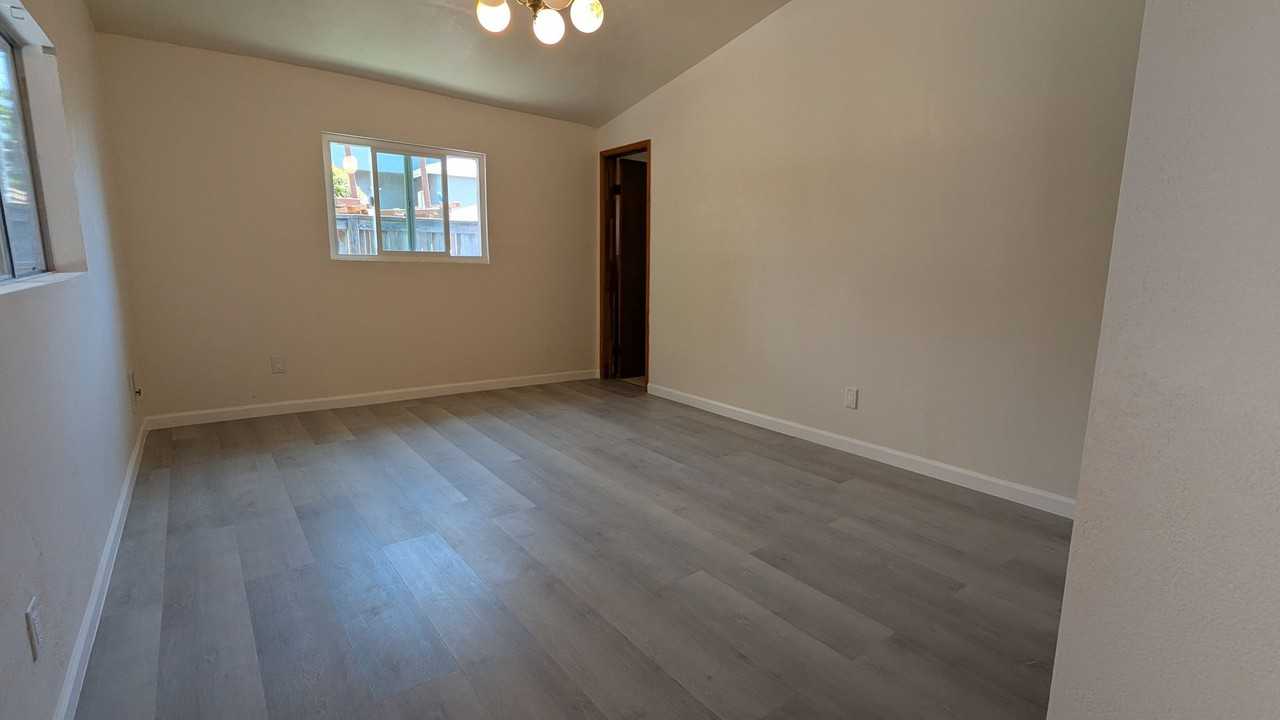 1702 Walnut St - Photo 6 of 18