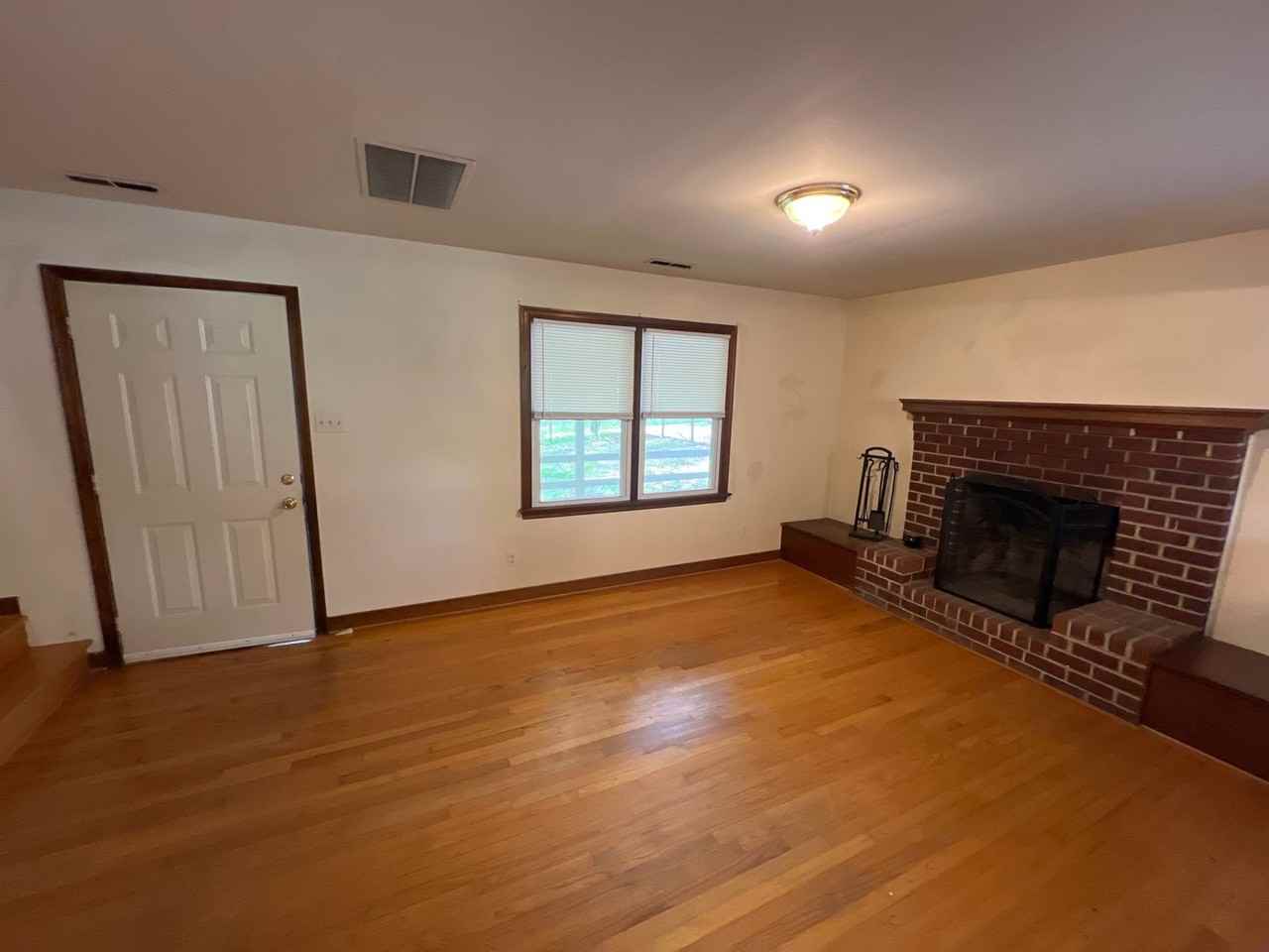 7403 Shady Grove Rd - Photo 3 of 18