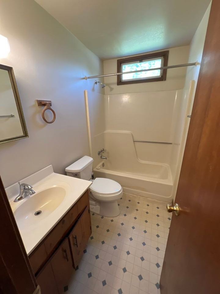 7403 Shady Grove Rd - Photo 4 of 18