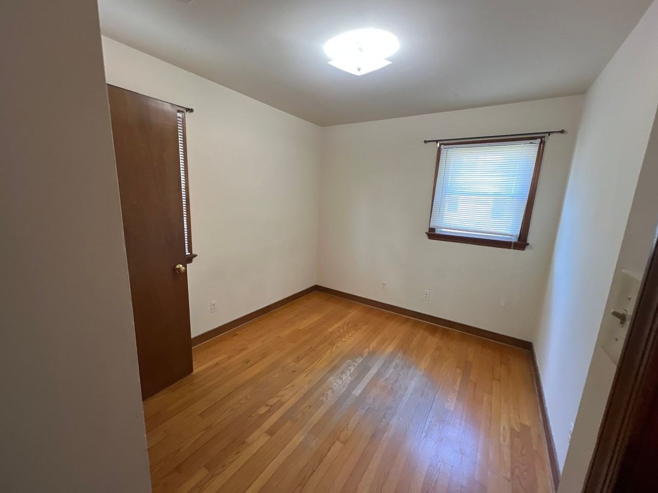 7403 Shady Grove Rd - Photo 5 of 18