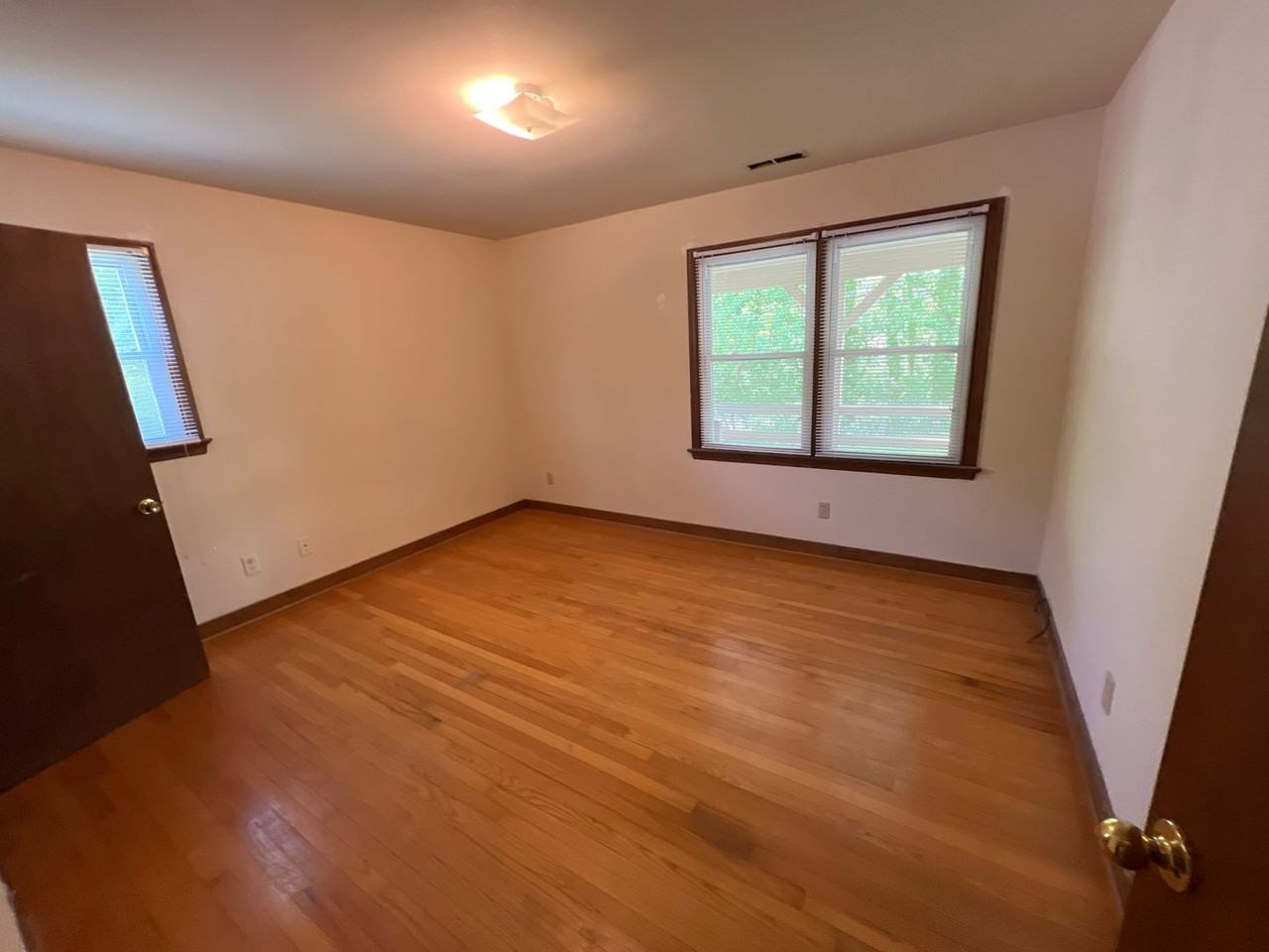 7403 Shady Grove Rd - Photo 6 of 18