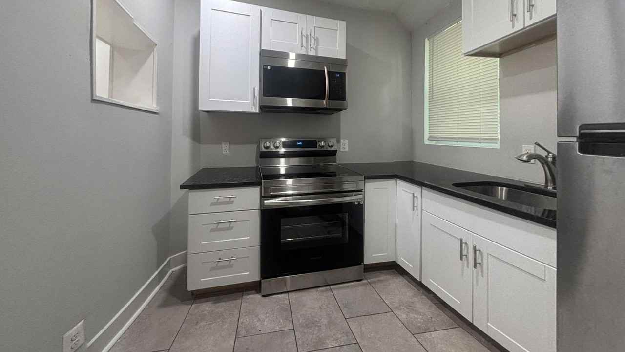 3149 N Carlisle St - Photo 5 of 25