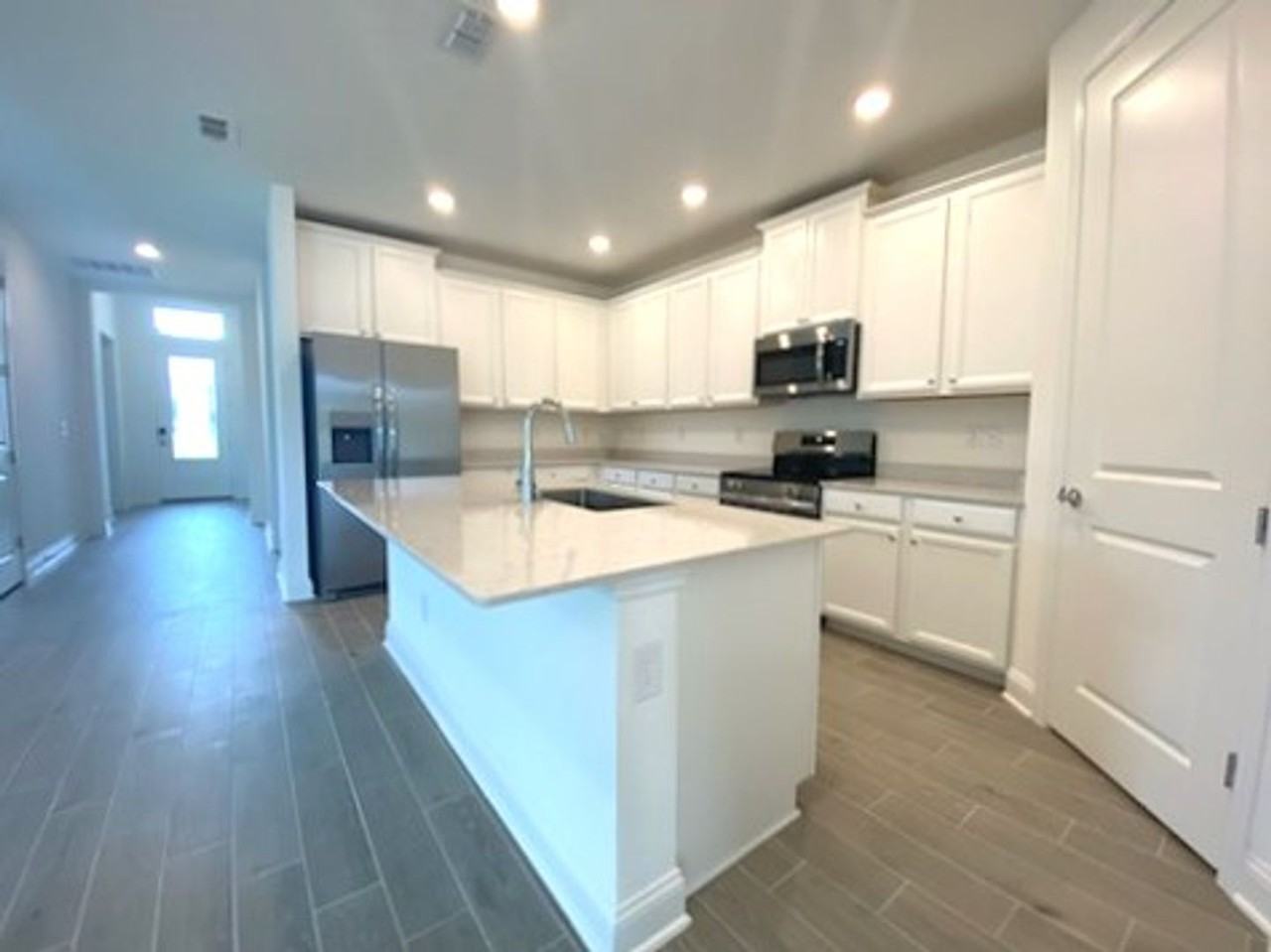 4103 Clifden Dr - Photo 2 of 21