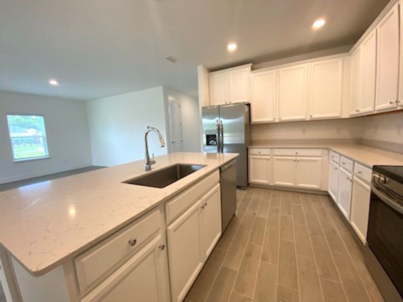 4103 Clifden Dr - Photo 3 of 21