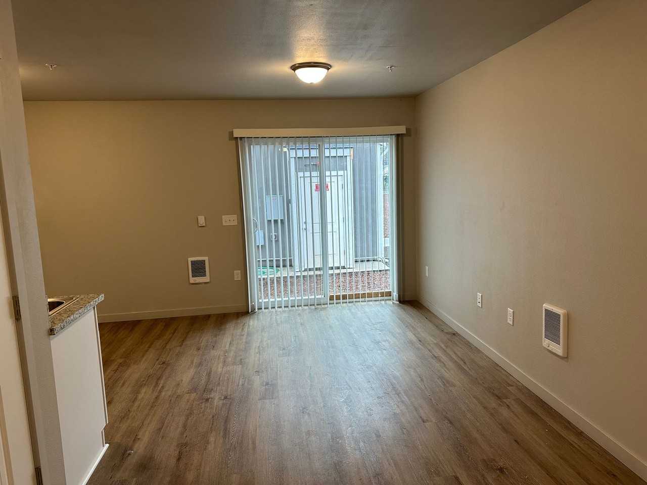 555 N. River Rd. - Photo 5 of 43