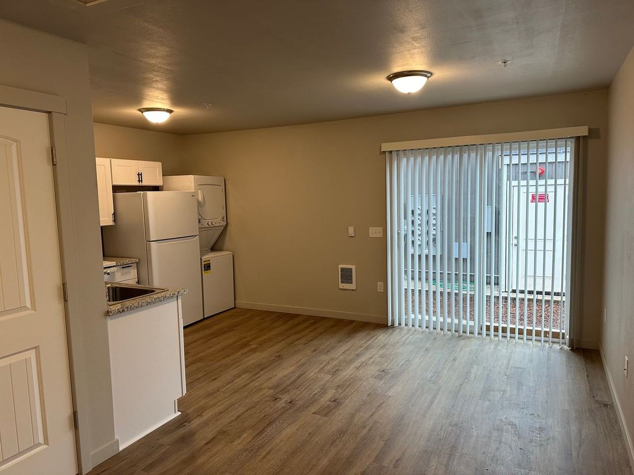 555 N. River Rd. - Photo 6 of 43
