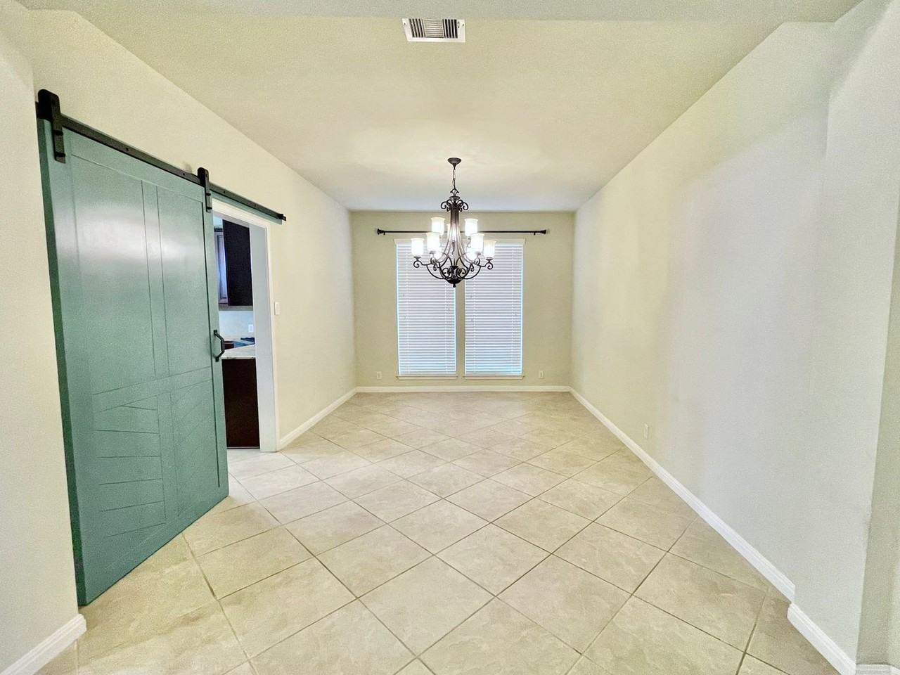 2602 Sierra Peak - Photo 5 of 37
