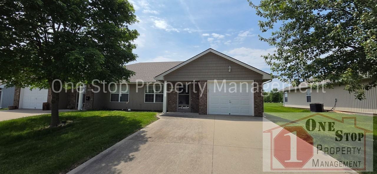 1107 Nw Willow Dr - Photo 3 of 27