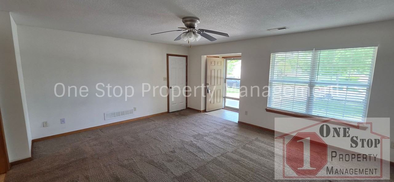 1107 Nw Willow Dr - Photo 4 of 27