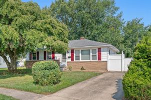 featured image of 212 N Brownleaf Rd