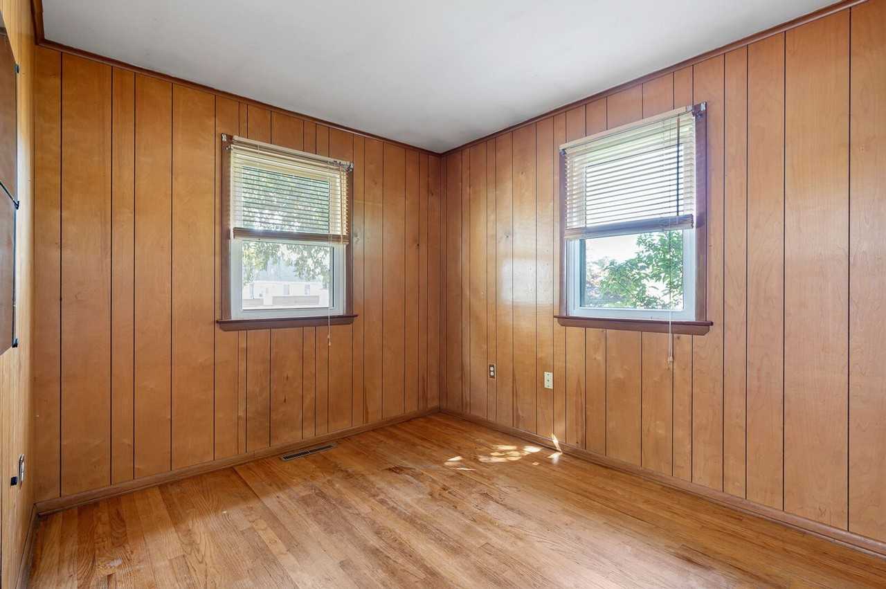 212 N Brownleaf Rd - Photo 3 of 10