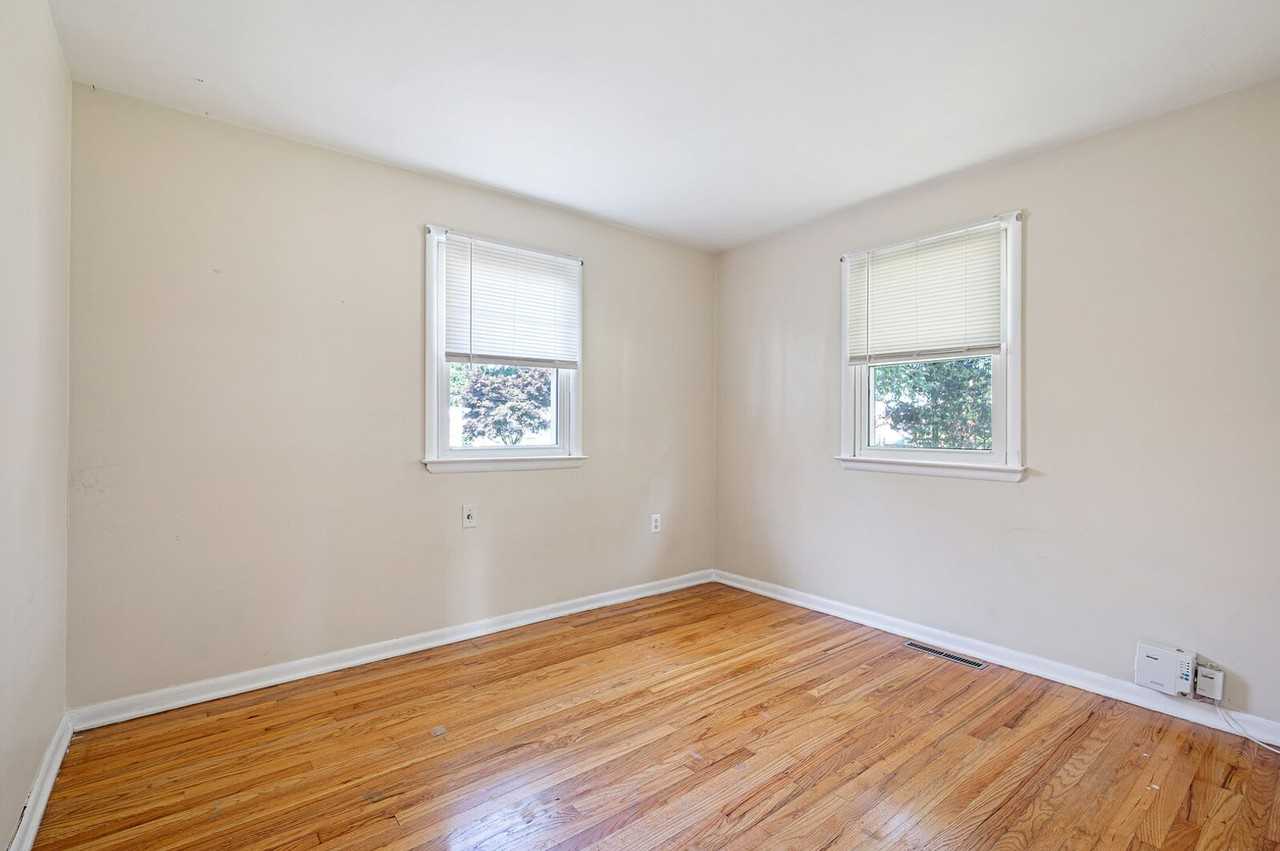 212 N Brownleaf Rd - Photo 6 of 10