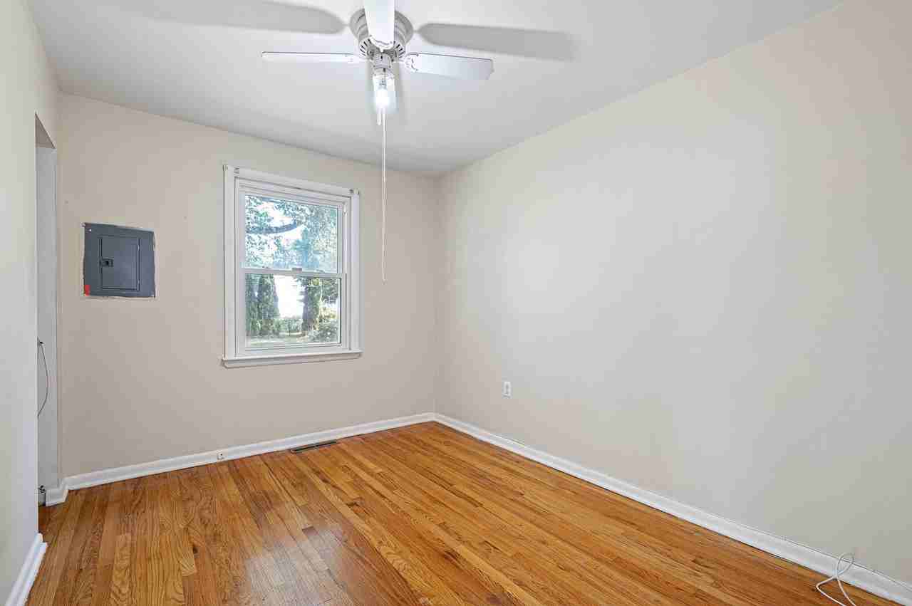 212 N Brownleaf Rd - Photo 7 of 10