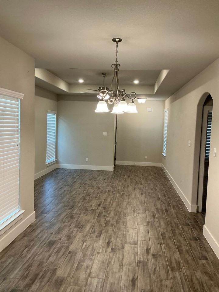 636 The Cottages Dr - Photo 2 of 9