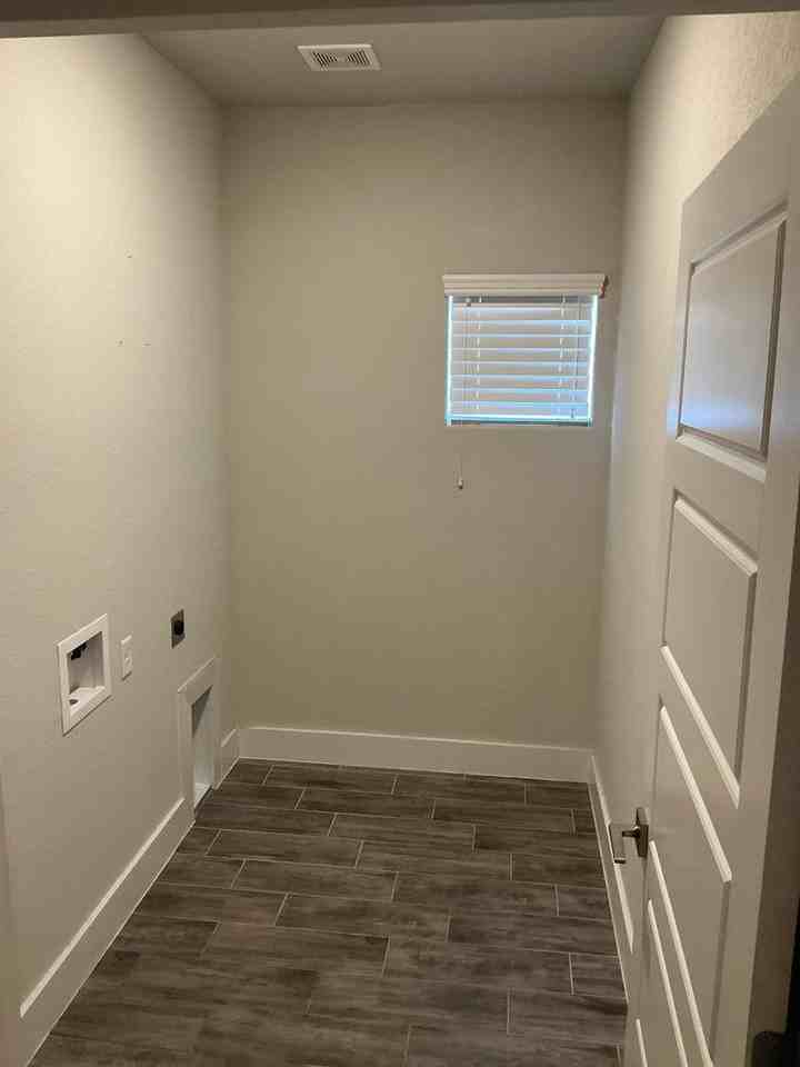 636 The Cottages Dr - Photo 6 of 9