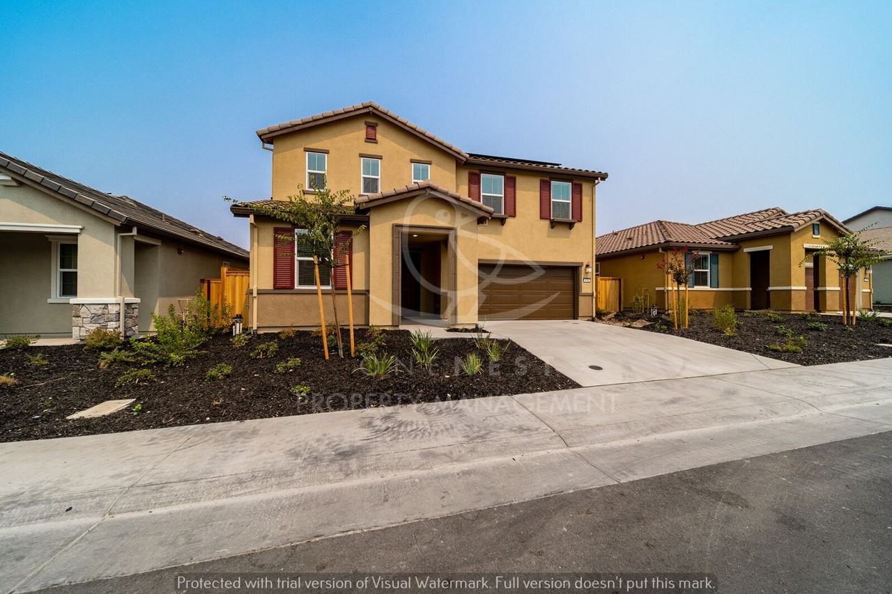 638 Valencia St - Photo 3 of 28