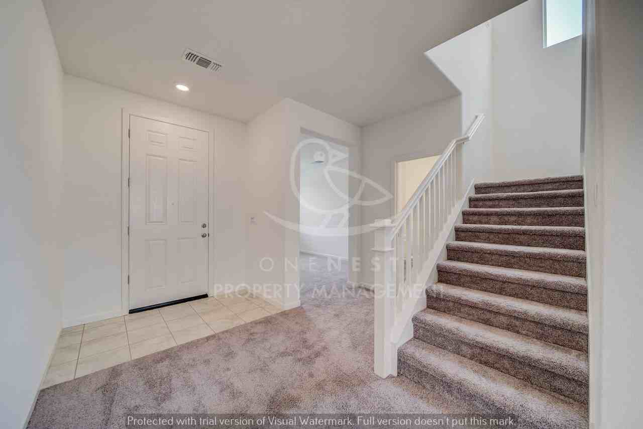 638 Valencia St - Photo 4 of 28