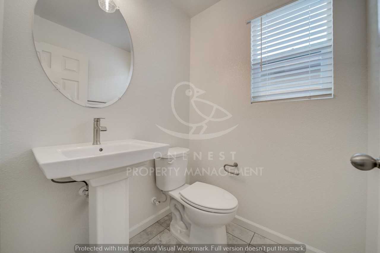 638 Valencia St - Photo 6 of 28